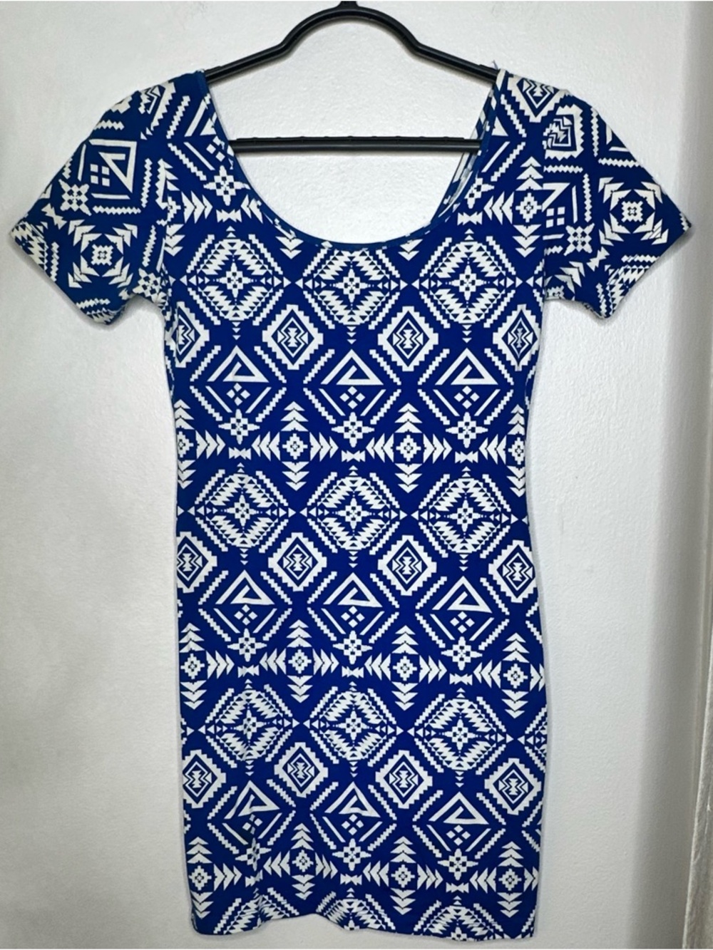 Forever 21 Blue & White Aztec Print Scoop Neck Mini Dress Small